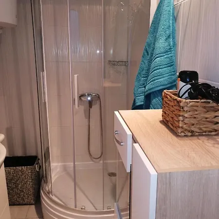 Lanterna Apartman *