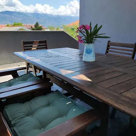 Lanterna Apartman *