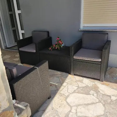 Apartments Lanterna Razanac