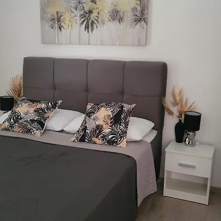 Apartments Lanterna Razanac * Razanac