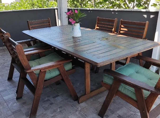 Lanterna דירה Ražanac