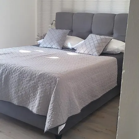 Apartment Apartments Lanterna Razanac